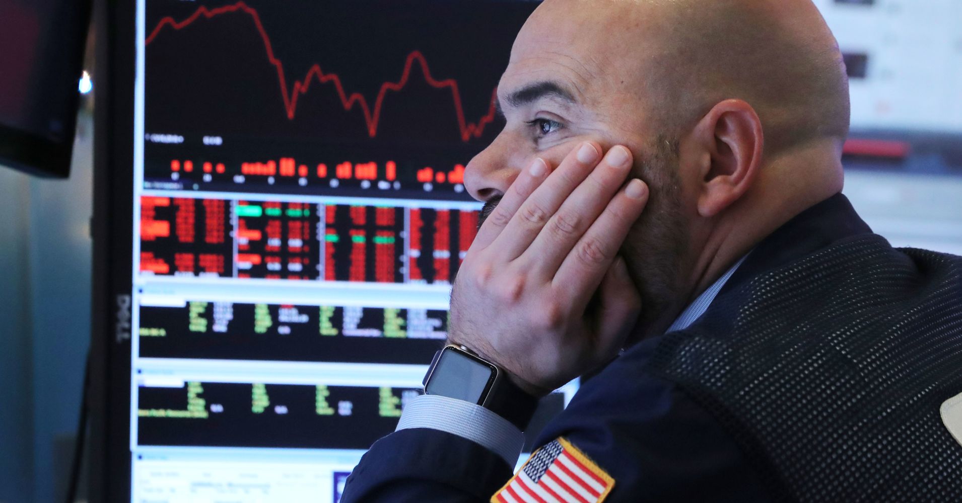 Dow plunges nearly 800 points on rising fears of an economic slowdown