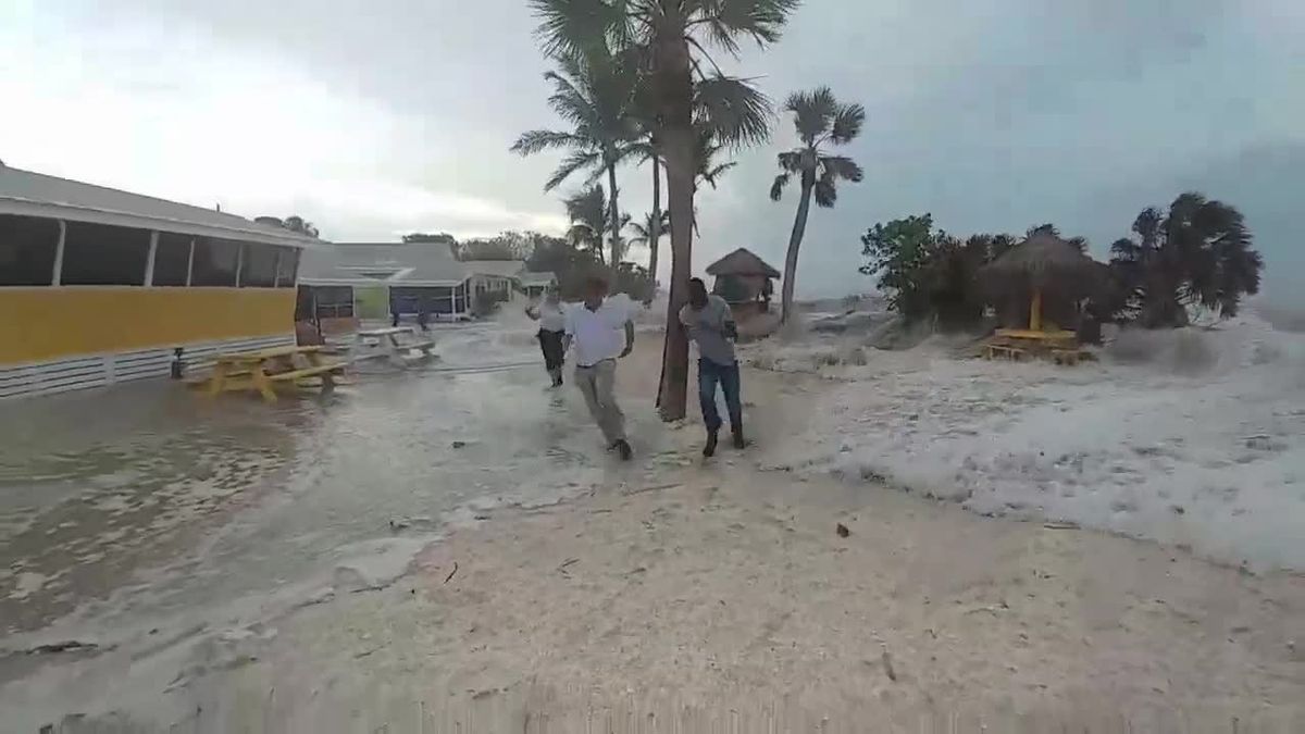 VIDEO: FL Meteotsunami pushes wave of water into homes along Sanibel Island
