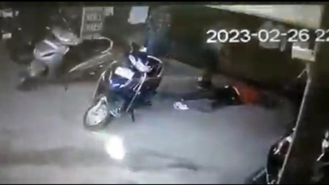 Two friends casually chatting away & one of them suddenly drops dead